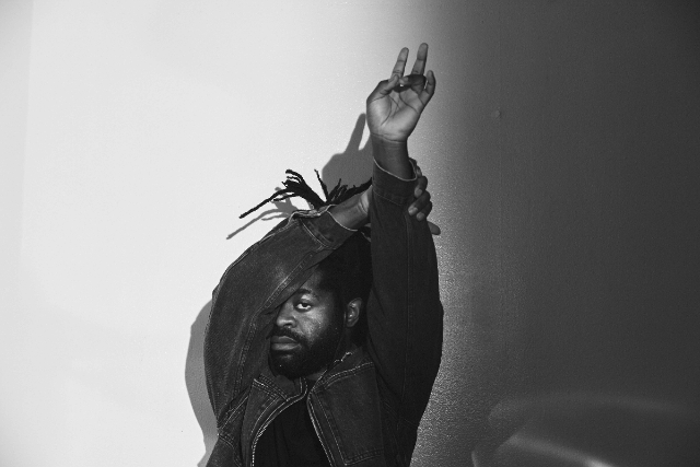R.LUM.R