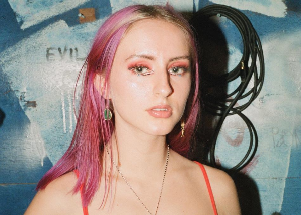 Mia Gladstone
