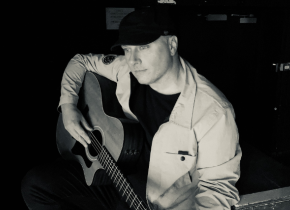 Ste Johnson With Full Band