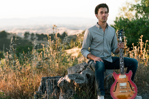 Locals Night Featuring: Jules Leyhe