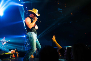 KennyLIVE: Summertime & Pirate Vibes