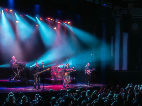 Grand Evolution: The Best of Styx & Journey - In Support of THRIVE Child Development Centre Foundation