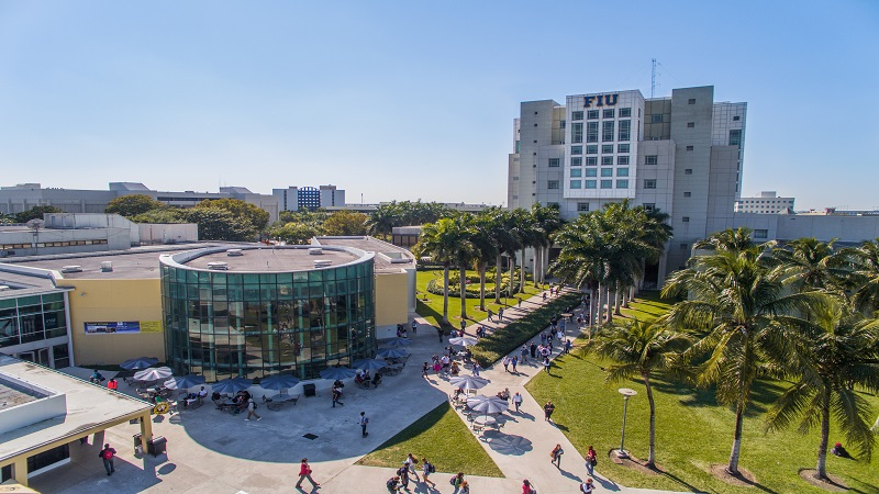 FIU Maidique Campus, Deuxieme Maison