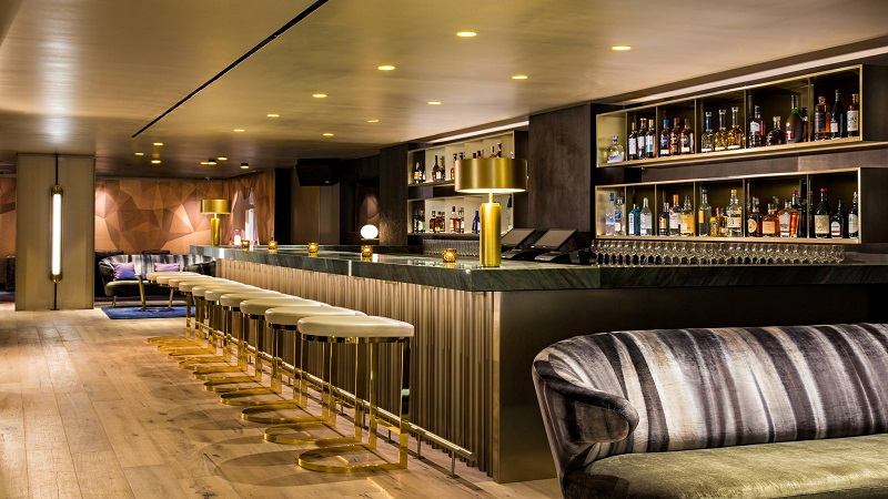 LeGrande Lounge