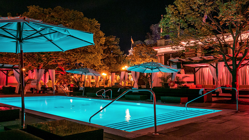 Grand Bizarre Beachclub Restaurant
