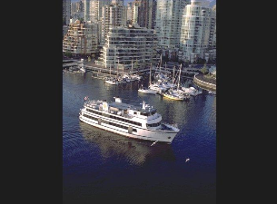 END OF SUMMER TROPICAL BOAT CRUISE Image