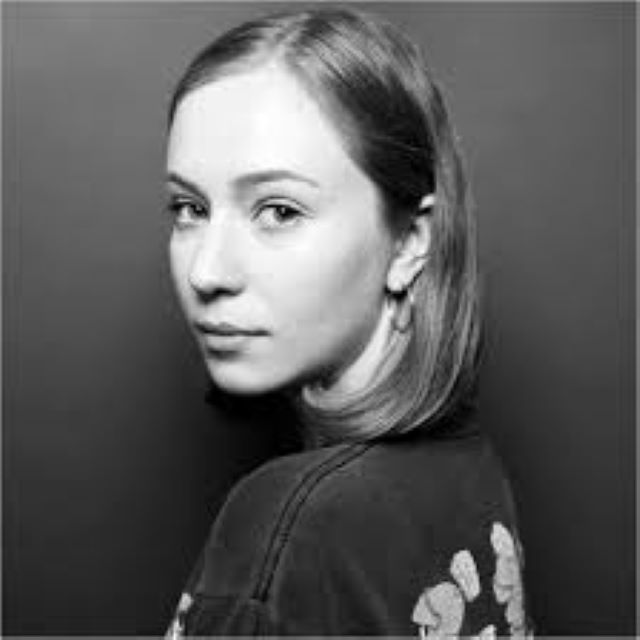 Hannah Einbinder