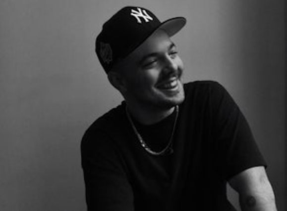 Mac Ayres Image