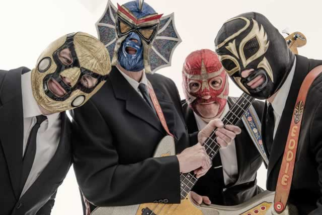 Los Straitjackets