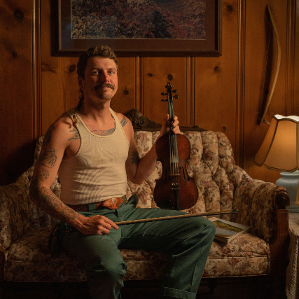 Nick Shoulders Image