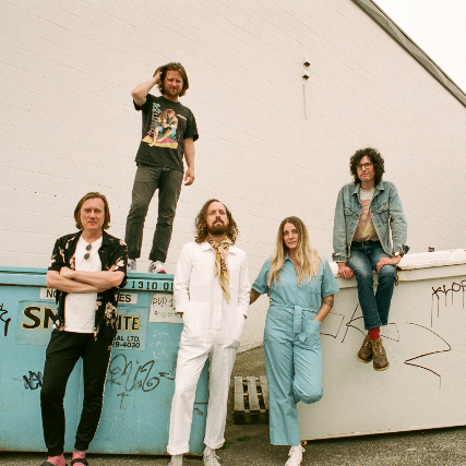 Yukon Blonde Image