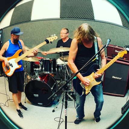 Pat Travers Band Image