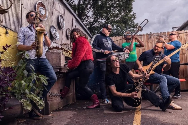 Yo Mama's Big Fat Booty Band Image