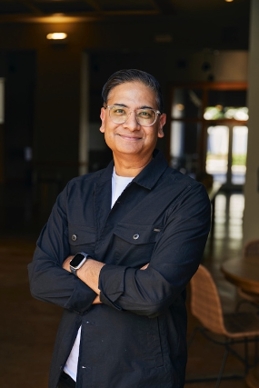 Dr. Glenn Packiam Image