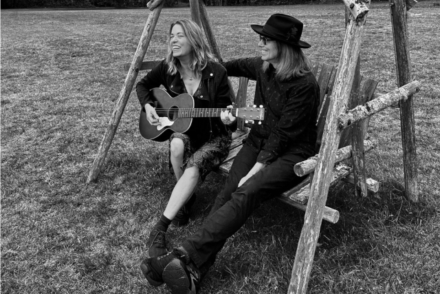 Vicki Peterson & John Cowsill