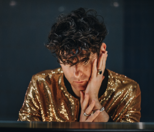 Low Cut Connie