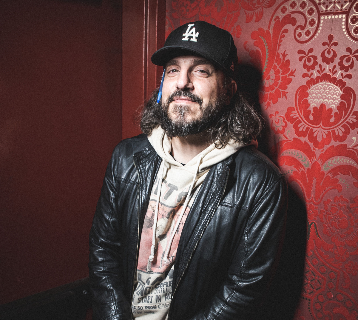 Surrounded with Mike Falzone ft. Andrew Santino, Mateen Stewart, Taquita Love, Paige Weldon, Jay Light