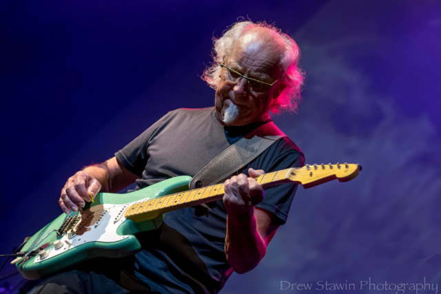 MARTIN BARRE PERFORMS  A BRIEF HISTORY OF JETHRO TULL