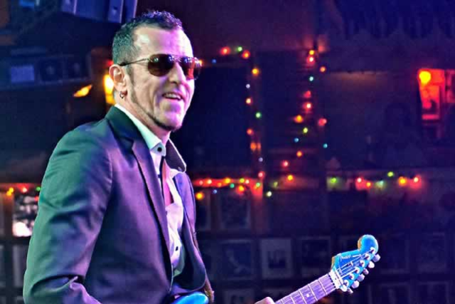 Gary Hoey's Rockin Holiday Show