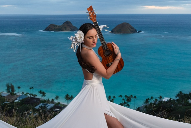Ukulele Star: Taimane & Her Trio