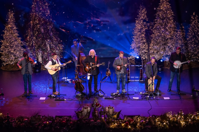JBM Promotions and Memorial Hall present RICKY SKAGGS & KENTUCKY THUNDER CHRISTMAS WITH SPECIAL GUESTS