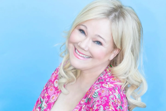 Caroline Rhea at Blue Note Hawaii – Honolulu, HI