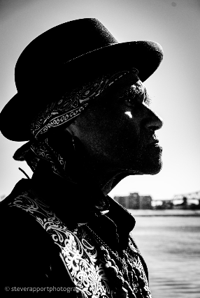 Cyril Neville 