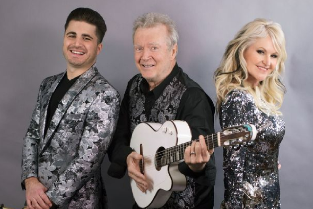 A Peter White Christmas with Mindi Abair and Vincent Ingala