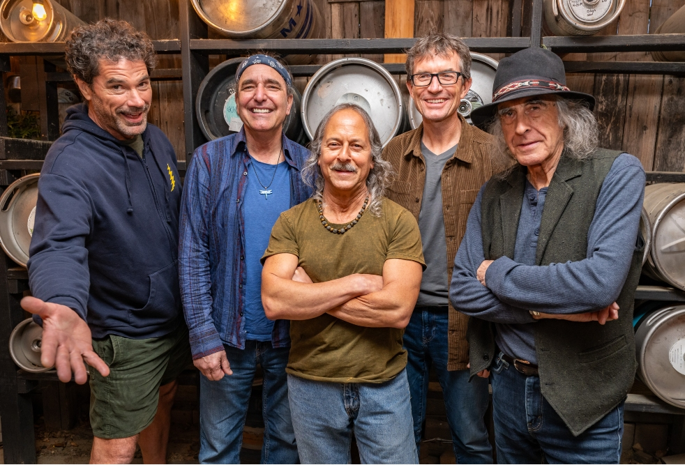 Skeleton Crewe ft. Rob Barraco, Barry Sless, Stephen Inglis, Pete Sears & Jay Lane