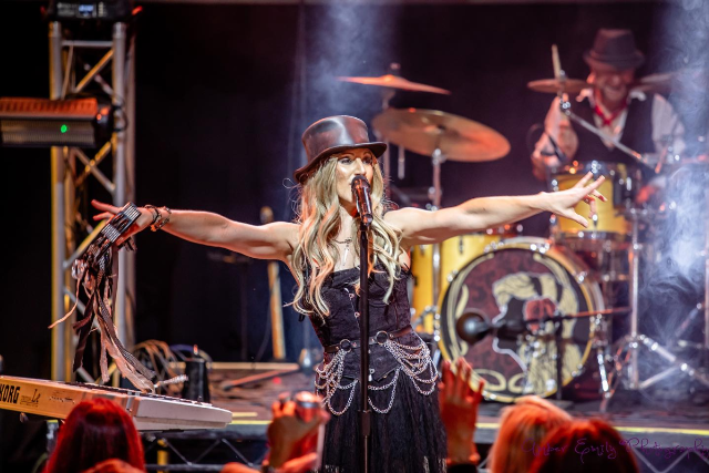 TWISTED GYPSY – Tribute to FLEETWOOD MAC at Gaslamp Long Beach – Long Beach, CA