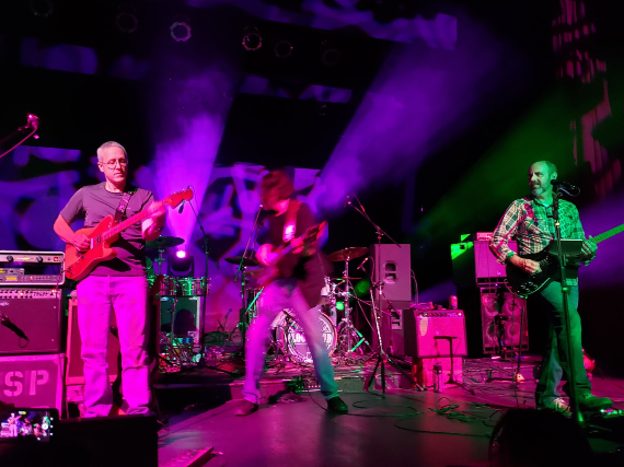 OMINOUS SEAPODS W/ DARKSIDE SKINNY DIPPERS