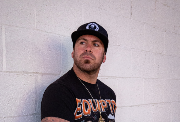 KYLE SMITH w/ Nine to Fyah