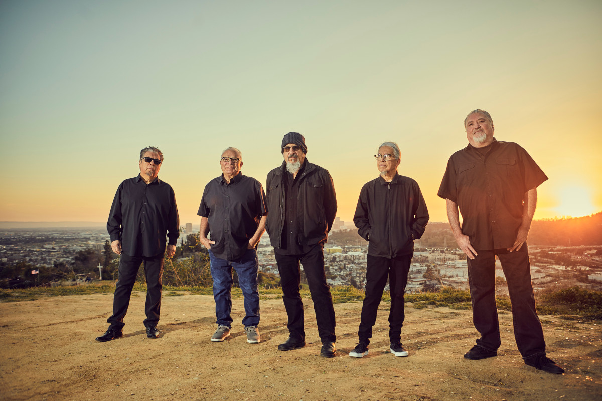 Los Lobos, The McCharmlys