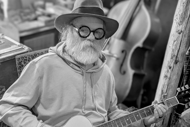 FRED EAGLESMITH at FITZGERALDS Nightclub