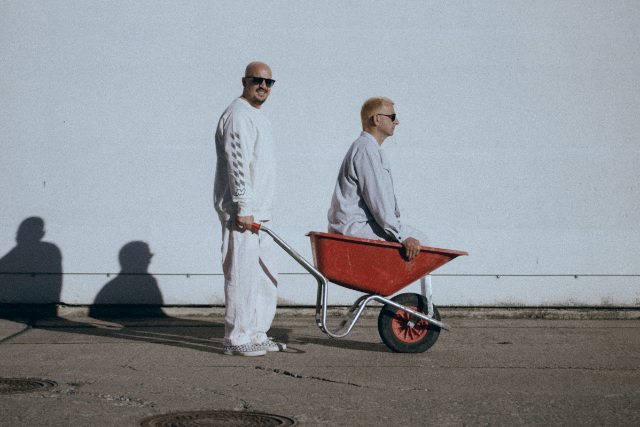 Modeselektor + &Eacute;tienne de Cr&eacute;cy