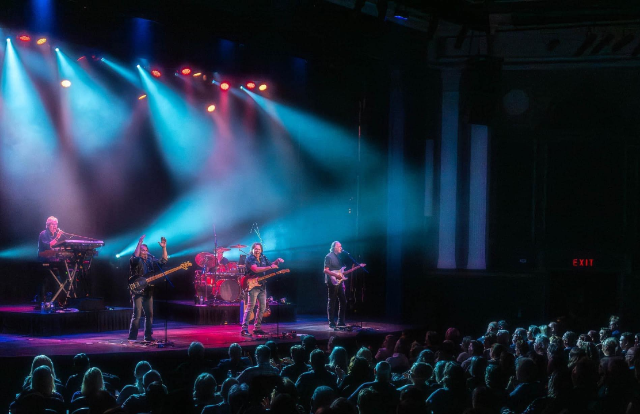 Grand Evolution: The Best of Styx & Journey - In Support of Sandgate Women's Shelter