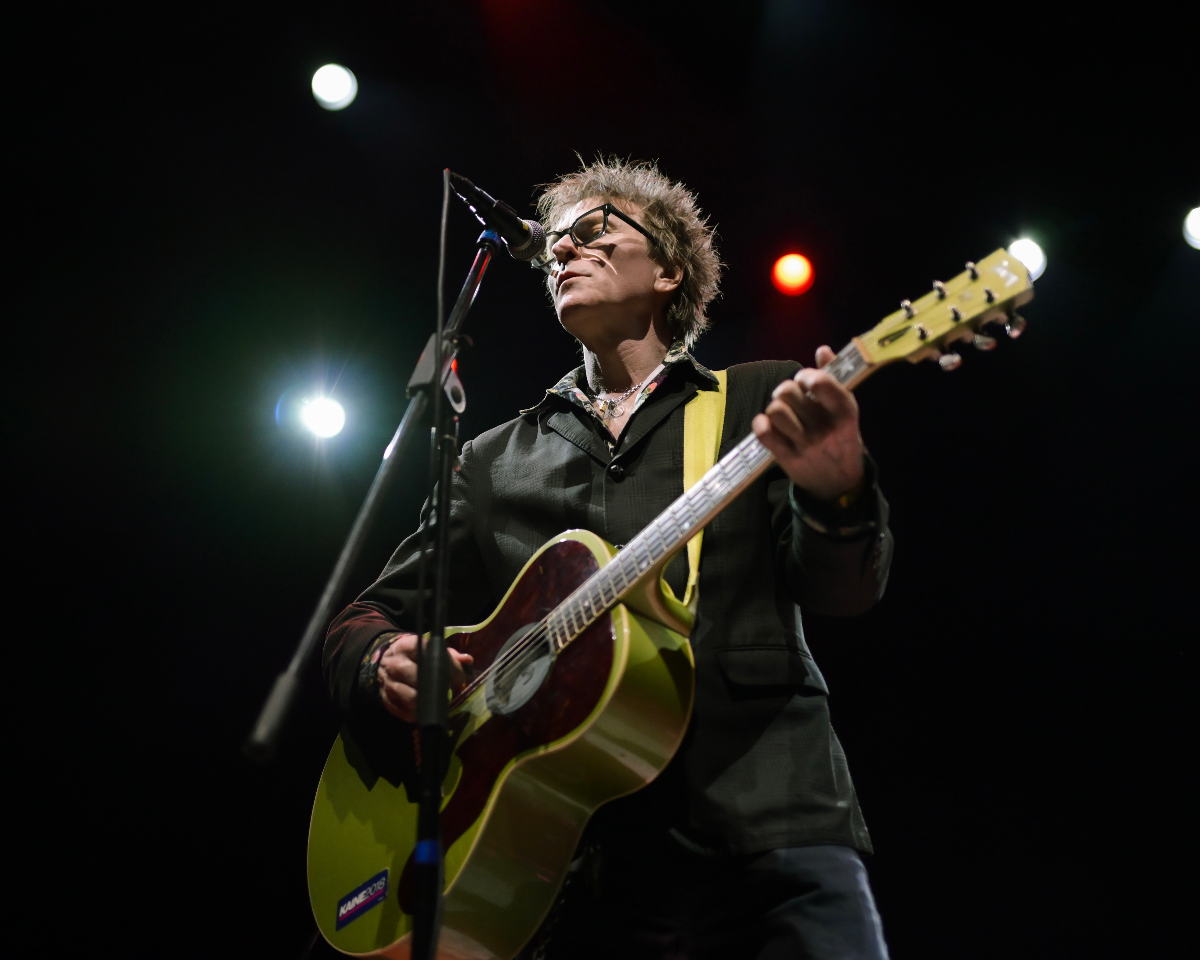 Tommy Stinson (The Replacements) with Karla Rose and full band, Little Venom