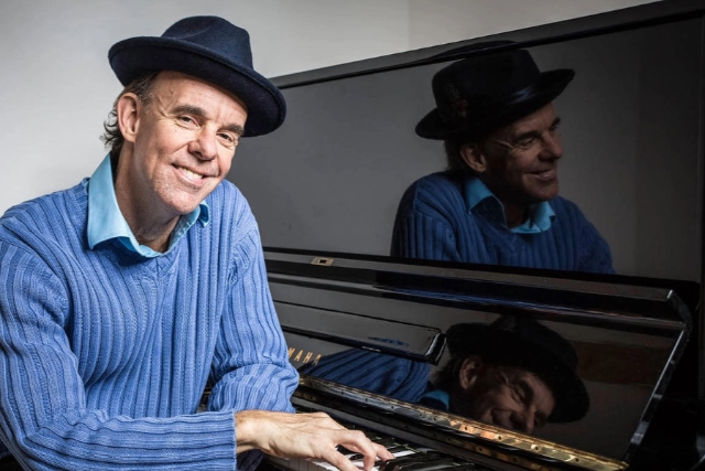 Tom McDermott plays Tom McDermott artwork from Snug Harbor
