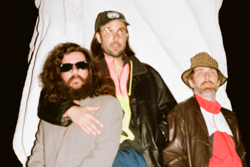 Odezenne live at The Independent