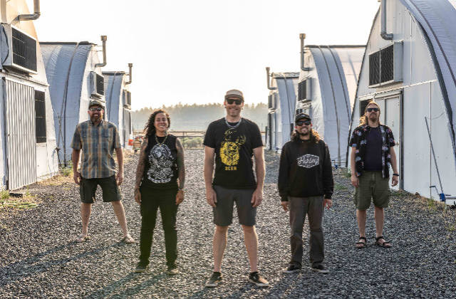 THE RUSTY FRETS with Midnight Cove