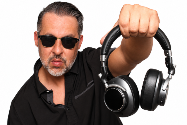 DJ ROB TOP 40 HITS IN THE FRONT BAR