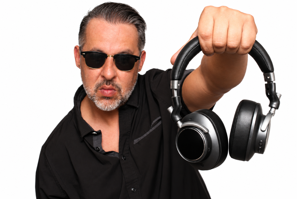 TOP 40 HITS IN THE FRONT BAR WITH DJ ROB