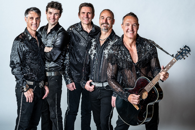 Super Diamond - The Neil Diamond Tribute