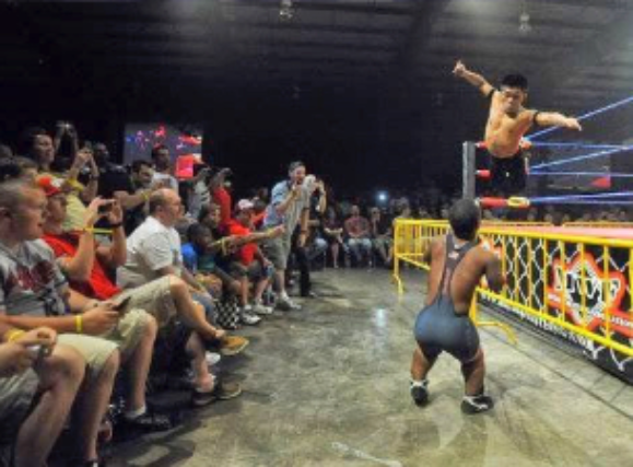 Midget Wrestling - Midgets with Attitude