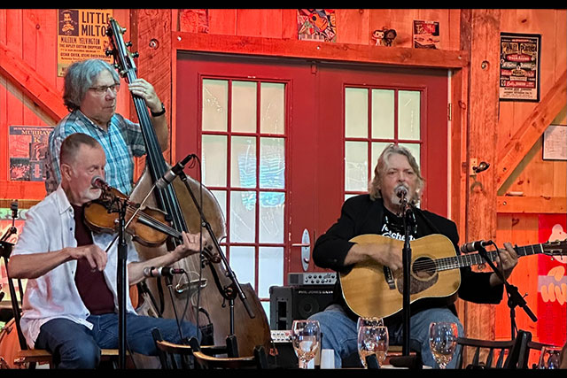 Brunch: Mike Burns and Highway 53