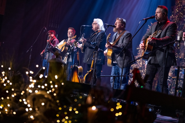 JBM Promotions and Memorial Hall present RICKY SKAGGS & KENTUCKY THUNDER CHRISTMAS presales in Cincinnati