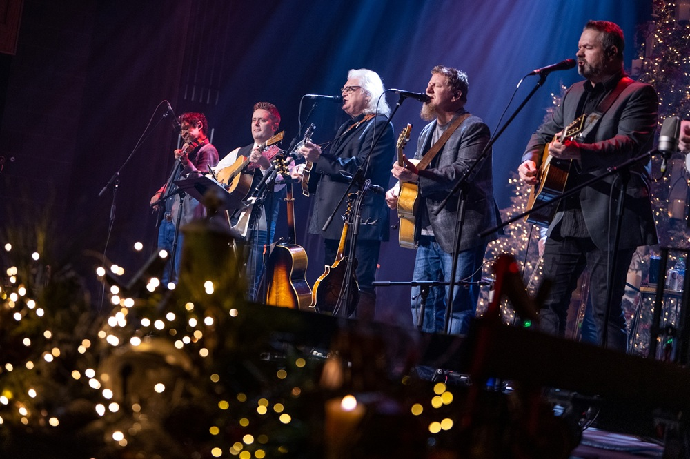 JBM Promotions and Memorial Hall present RICKY SKAGGS & KENTUCKY THUNDER CHRISTMAS