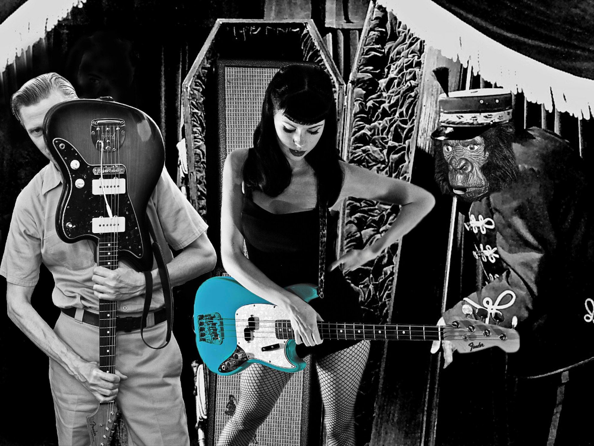 MESSER CHUPS with guests