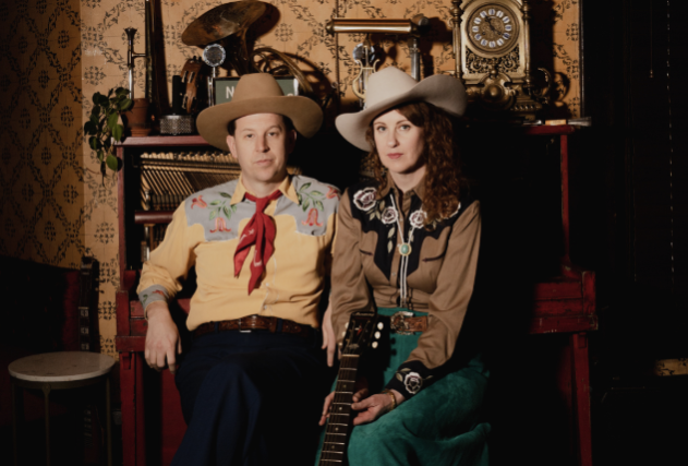 In The Round with The Farmer & Adele, Melody Walker, Steven Knudson & Alice Wallace