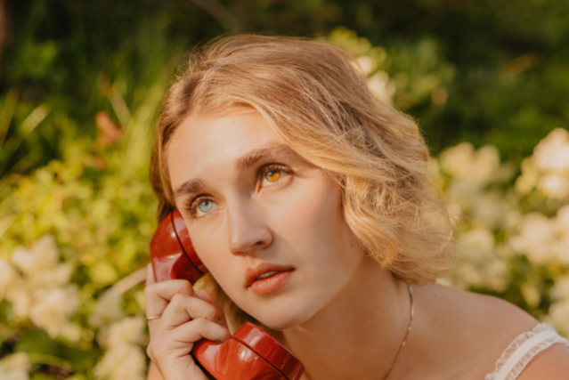 Whitney Hanson at The Independent – San Francisco, CA